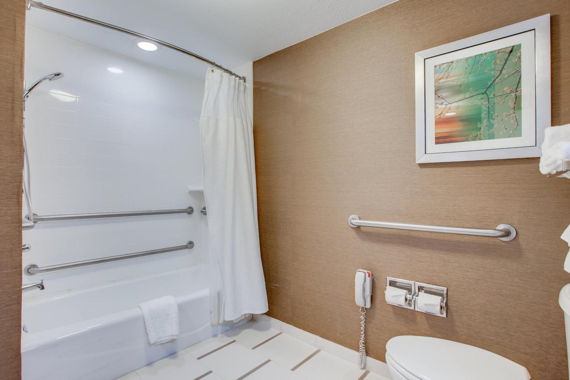 Hotel Fairfield By Marriott 3*
